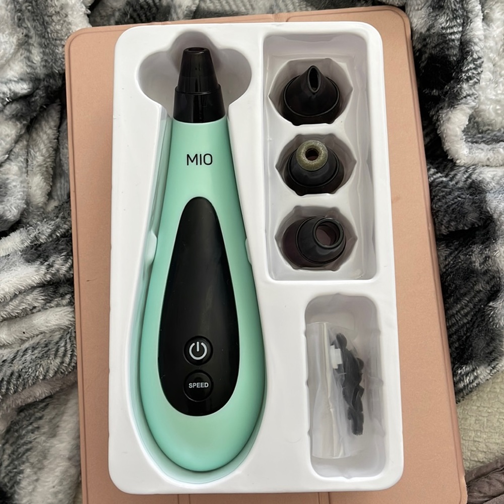 MIO Pore Extraction & Diamond Microdermabrasion Skin Resurfacing System